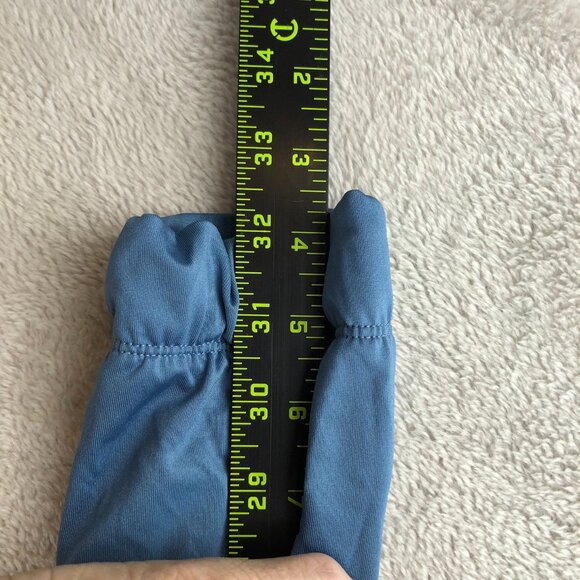 The Under Armour HeatGear Woman's Jacket Small Full Zip Stand Collar - Picture 11 of 12